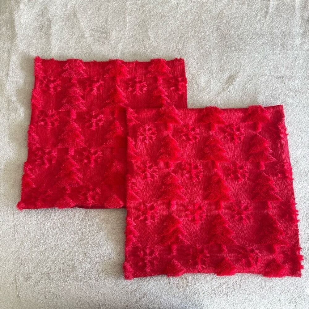 NWOT Red Christmas Tree and snowflake Faux Fur Tufted Pillow Covers 18x18 inches